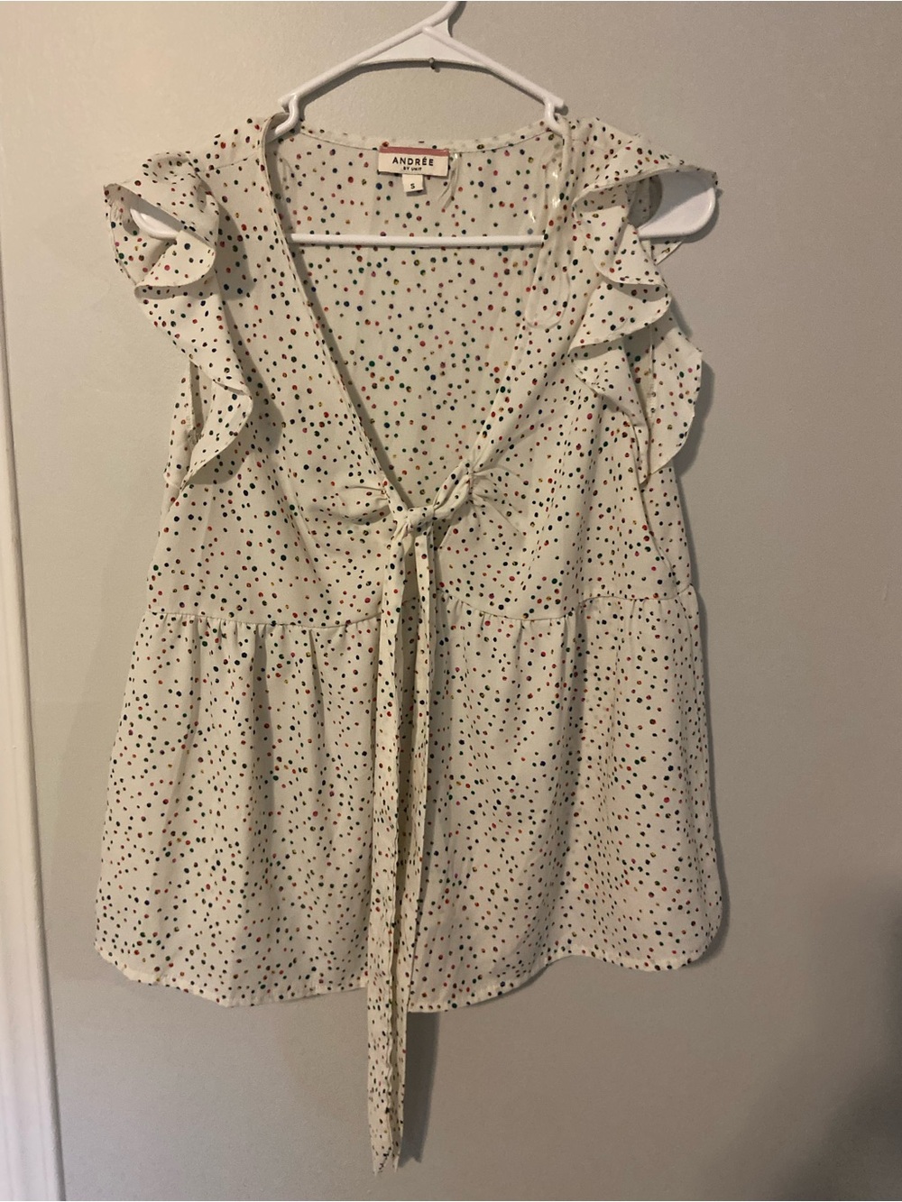 ANDRÉE BY UNIT Cream Polka Dot Tie-Front Tank with Multicolor Dots